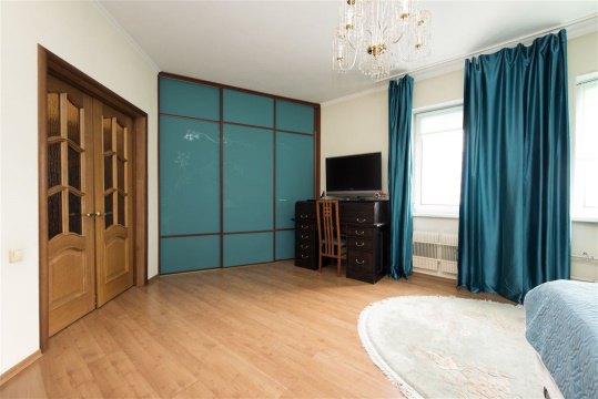 1-к квартира, 10/11 эт., 42м²